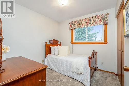 13184 10 Side Road, Halton Hills, ON - Indoor Photo Showing Bedroom