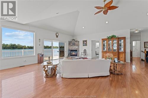 674 Dalhousie, Amherstburg, ON - Indoor Photo Showing Living Room