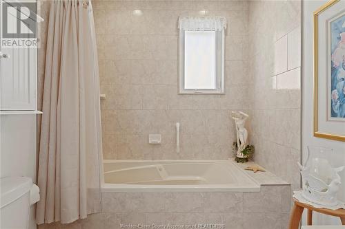 674 Dalhousie, Amherstburg, ON - Indoor Photo Showing Bathroom