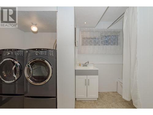 602 Maple Street, Sicamous, BC - Indoor Photo Showing Laundry Room