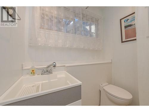 602 Maple Street, Sicamous, BC - Indoor Photo Showing Bathroom