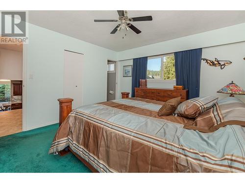 602 Maple Street, Sicamous, BC - Indoor Photo Showing Bedroom