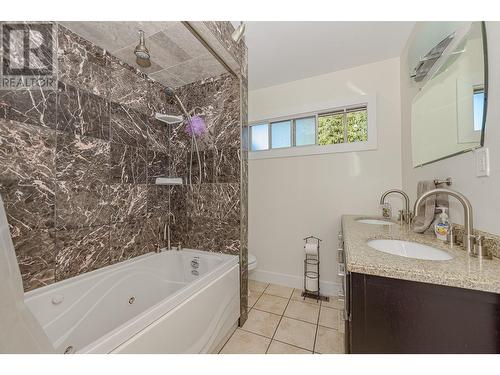 602 Maple Street, Sicamous, BC - Indoor Photo Showing Bathroom