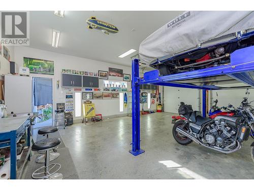 602 Maple Street, Sicamous, BC - Indoor Photo Showing Garage