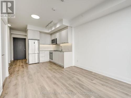 3304 - 32 Forest Manor Road, Toronto, ON - Indoor Photo Showing Kitchen