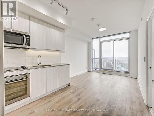 3304 - 32 Forest Manor Road, Toronto, ON - Indoor Photo Showing Kitchen