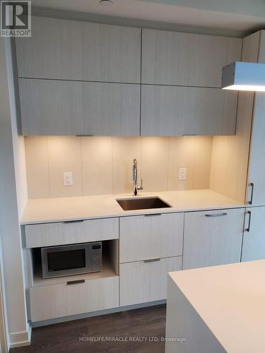 1012 - 15 Lower Jarvis Street, Toronto, ON - Indoor Photo Showing Kitchen