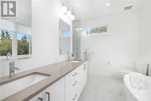 43 Rossland Avenue, Ottawa, ON - Indoor Photo Showing Bathroom