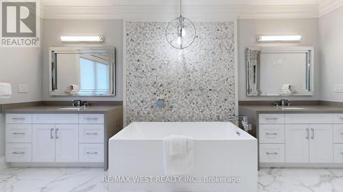 222 Connaught Avenue, Toronto (Newtonbrook West), ON - Indoor Photo Showing Bathroom