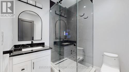 222 Connaught Avenue, Toronto (Newtonbrook West), ON - Indoor Photo Showing Bathroom