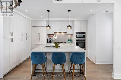 515 - 280 Howland Avenue, Toronto (Annex), ON - Indoor Photo Showing Kitchen With Upgraded Kitchen