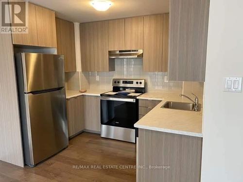 6 - 50 Orchid Place Drive, Toronto (Malvern), ON - Indoor Photo Showing Kitchen With Upgraded Kitchen