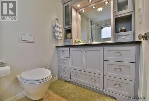 571 Birch St N, Timmins, ON - Indoor Photo Showing Bathroom