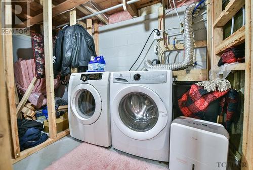 394 Elm St S, Timmins, ON - Indoor Photo Showing Laundry Room