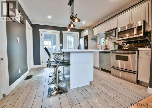 394 Elm St S, Timmins, ON - Indoor Photo Showing Kitchen