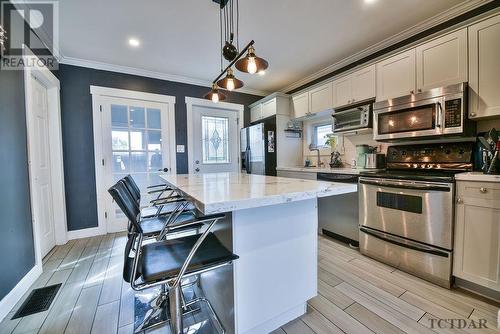 394 Elm St S, Timmins, ON - Indoor Photo Showing Kitchen