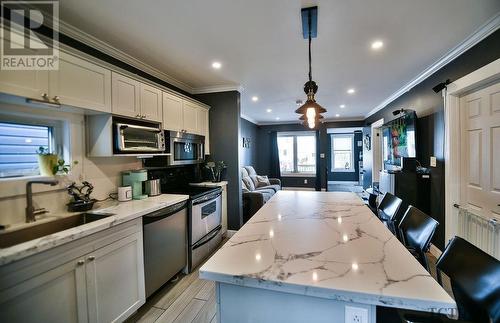 394 Elm St S, Timmins, ON - Indoor Photo Showing Kitchen With Upgraded Kitchen