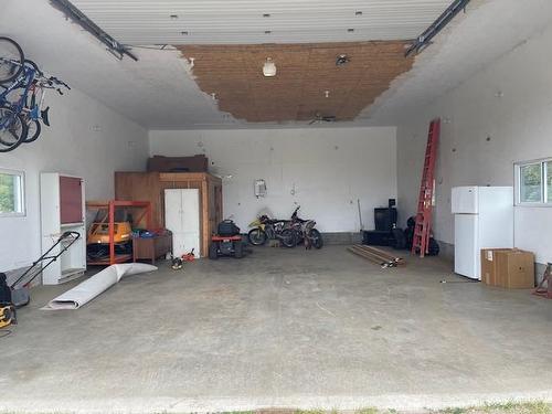 1102 Gorevale Road, Rural Thunder Bay, ON - Indoor Photo Showing Garage