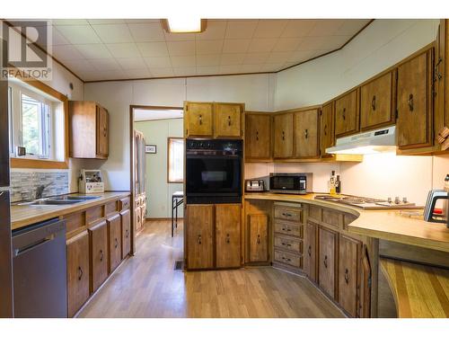 1269 Colclough  Avenue, Fernie, BC - Indoor Photo Showing Kitchen With Double Sink