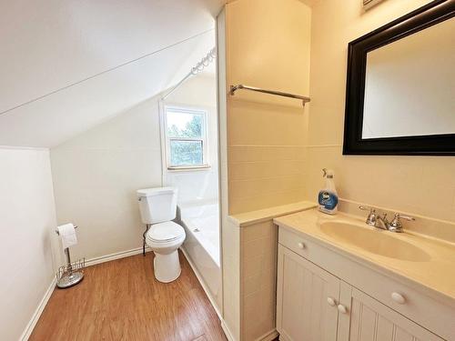 101 Churchill Street, Nipigon, ON - Indoor Photo Showing Bathroom