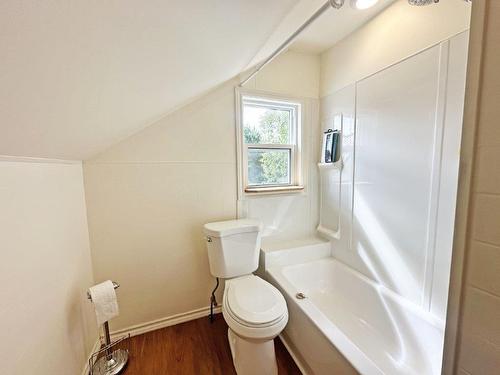 101 Churchill Street, Nipigon, ON - Indoor Photo Showing Bathroom