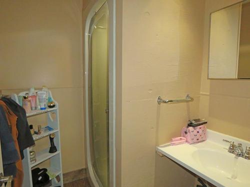 46 Front Street, Nipigon, ON - Indoor Photo Showing Bathroom