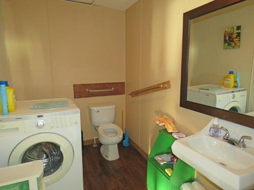 46 Front Street, Nipigon, ON - Indoor Photo Showing Laundry Room