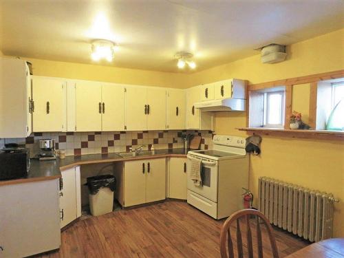 46 Front Street, Nipigon, ON - Indoor Photo Showing Kitchen