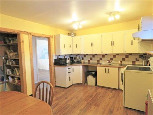 46 Front Street, Nipigon, ON - Indoor Photo Showing Kitchen With Double Sink