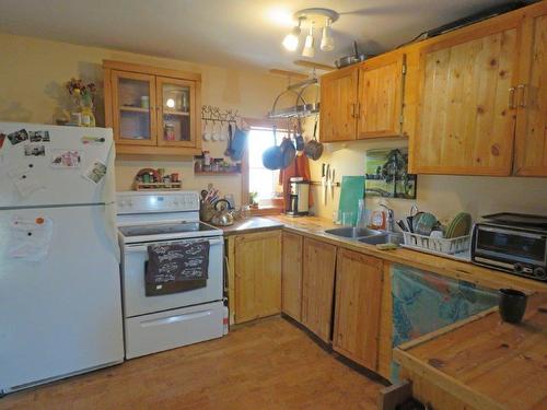 46 Front Street, Nipigon, ON - Indoor Photo Showing Kitchen With Double Sink