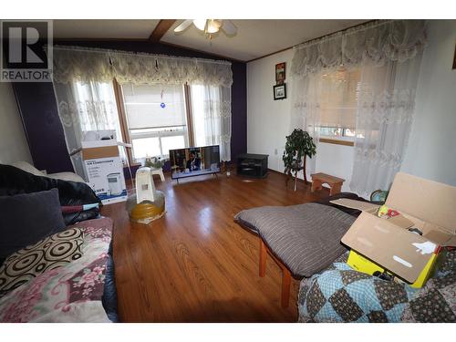 3775 Hardy Mountain Road, Grand Forks, BC - Indoor Photo Showing Living Room