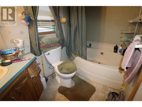 3775 Hardy Mountain Road, Grand Forks, BC - Indoor Photo Showing Bathroom