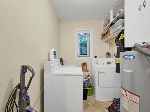 1260 Sayward Rd, Sayward, BC - Indoor Photo Showing Laundry Room