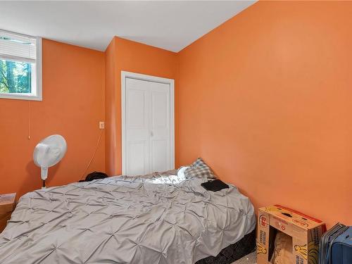 1260 Sayward Rd, Sayward, BC - Indoor Photo Showing Bedroom