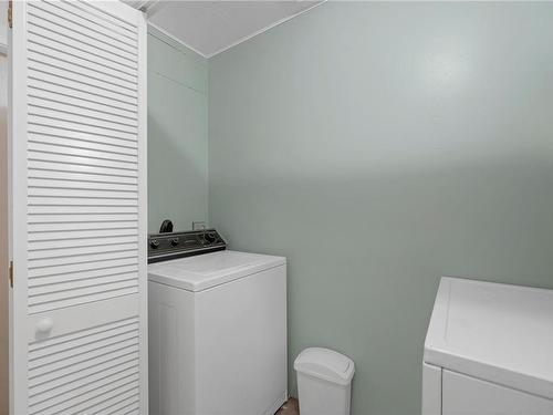 1260 Sayward Rd, Sayward, BC - Indoor Photo Showing Laundry Room