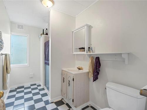 1260 Sayward Rd, Sayward, BC - Indoor Photo Showing Bathroom