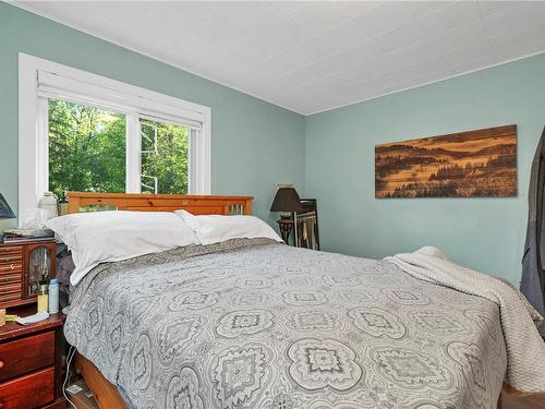 1260 Sayward Rd, Sayward, BC - Indoor Photo Showing Bedroom