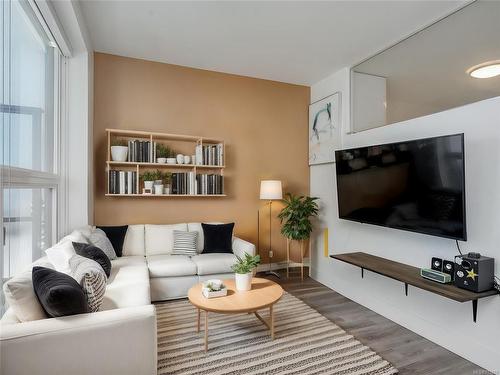 609-777 Herald St, Victoria, BC - Indoor Photo Showing Living Room