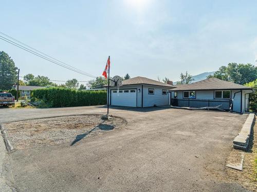 2215 Barbara Ave, Kamloops, BC - Outdoor