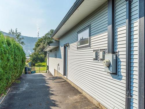 2215 Barbara Ave, Kamloops, BC - Outdoor