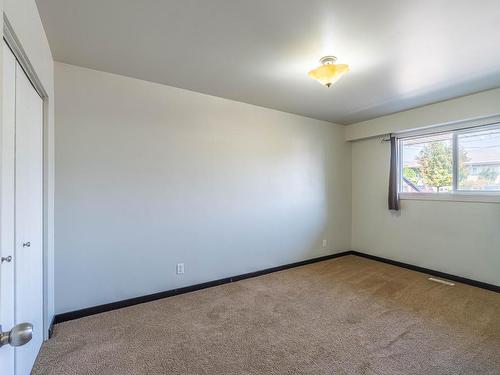 2215 Barbara Ave, Kamloops, BC - Indoor Photo Showing Other Room