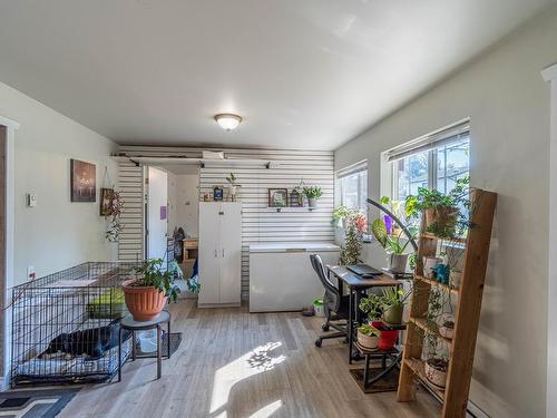 2215 Barbara Ave, Kamloops, BC - Indoor Photo Showing Other Room