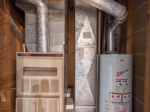 2215 Barbara Ave, Kamloops, BC - Indoor Photo Showing Basement