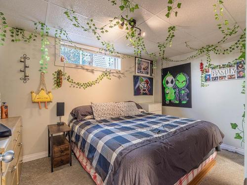 2215 Barbara Ave, Kamloops, BC - Indoor Photo Showing Bedroom