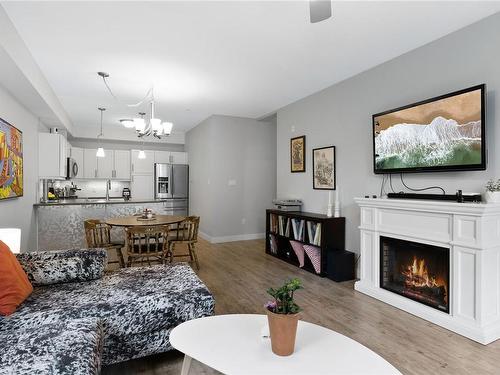 105-1900 Tulsa Rd, Nanaimo, BC - Indoor Photo Showing Living Room With Fireplace