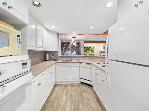 3-763 Front Street, Kamloops, BC - Indoor Photo Showing Kitchen With Double Sink