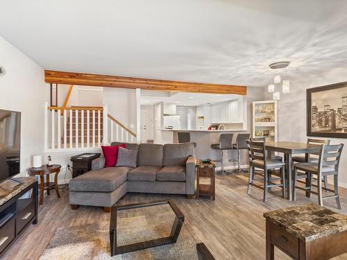 3-763 Front Street, Kamloops, BC - Indoor Photo Showing Living Room