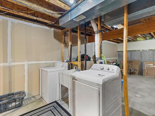 3-763 Front Street, Kamloops, BC - Indoor Photo Showing Laundry Room