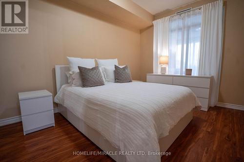 303 - 9235 Jane Street, Vaughan (Maple), ON - Indoor Photo Showing Bedroom