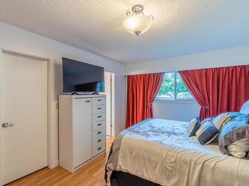 2120 Omineca Drive, Kamloops, BC - Indoor Photo Showing Bedroom